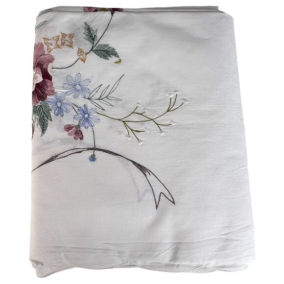 New Floral Sonata Embroidered Tablecloth Oval Oblong 68”x84" Imperial Elegance - Picture 4 of 6